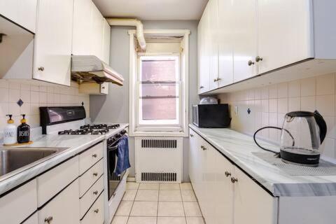 2 Large Bedrooms In Rego Park Apartamento